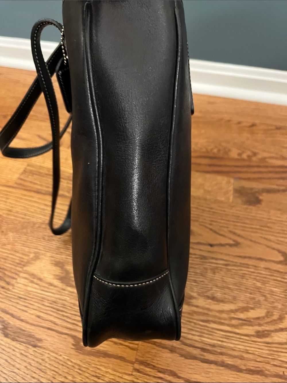 Vintage COACH Black Leather Hamptons Lunch Tote. (A3S-7776). - Picture 4 of 8